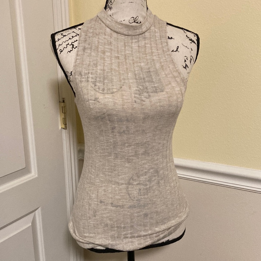 POPULAR BASICS TOP FITTED CREW NECK BLOUSE